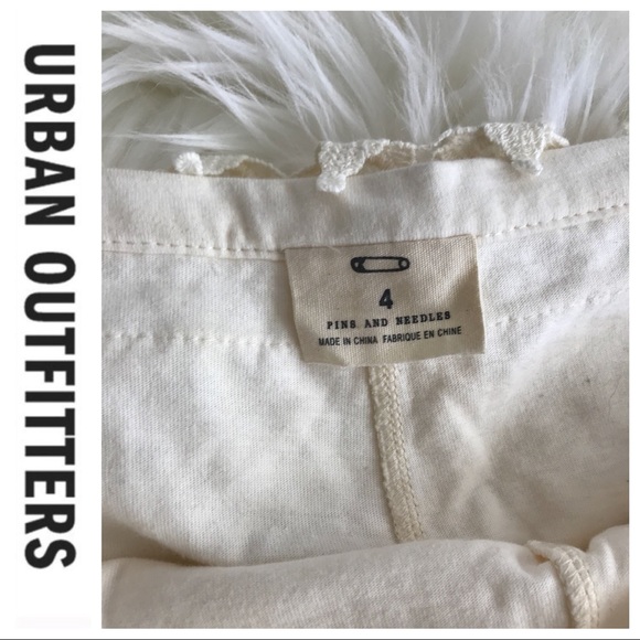 💕SALE💕Urban Outfitters Ivory Lace Shorts - Picture 5 of 8